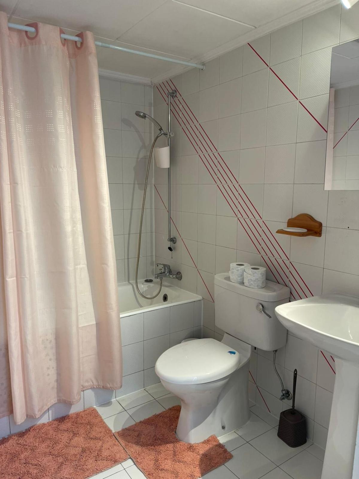 Limnaria Westpark 2 Bdrm Apartment 122 Paphos Ngoại thất bức ảnh