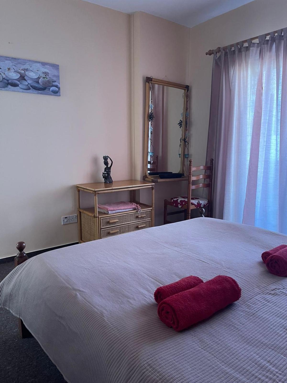 Limnaria Westpark 2 Bdrm Apartment 122 Paphos Ngoại thất bức ảnh